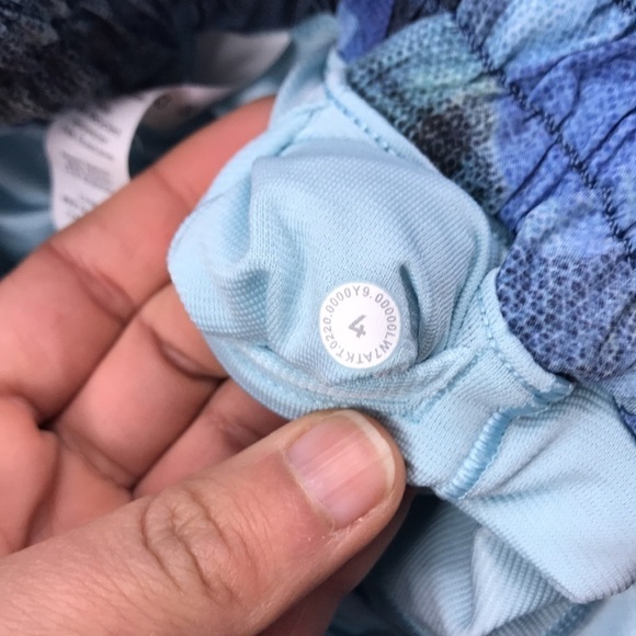 Lululemon Hotty Hot Short II *Long 4" City Shadow Alpine White Multi / Blue Glow - Picture 6 of 7